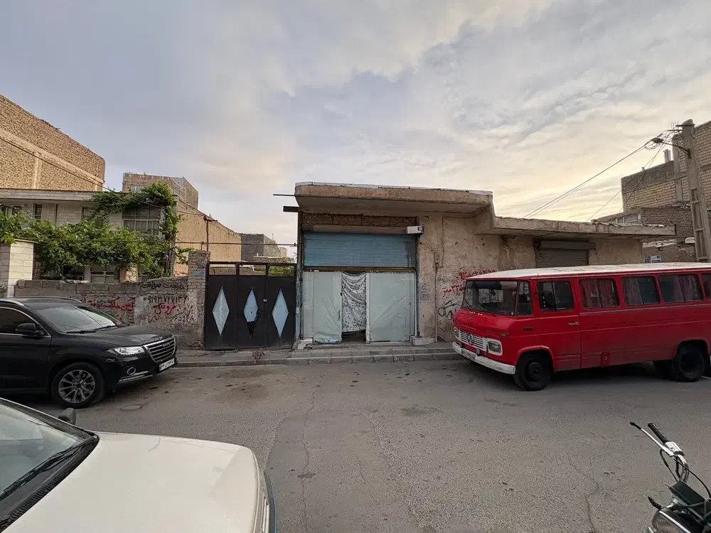 زمین کلنگی۲۲۵ متر