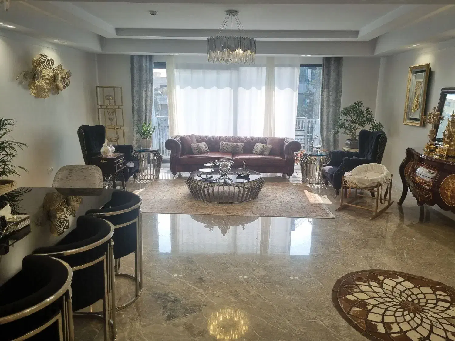 ۱۱۵ متر ۲پارکینگ باکس