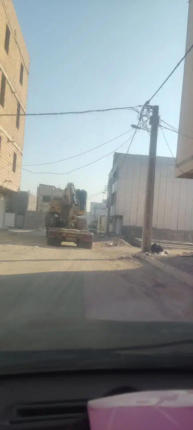 زمین تنگک
