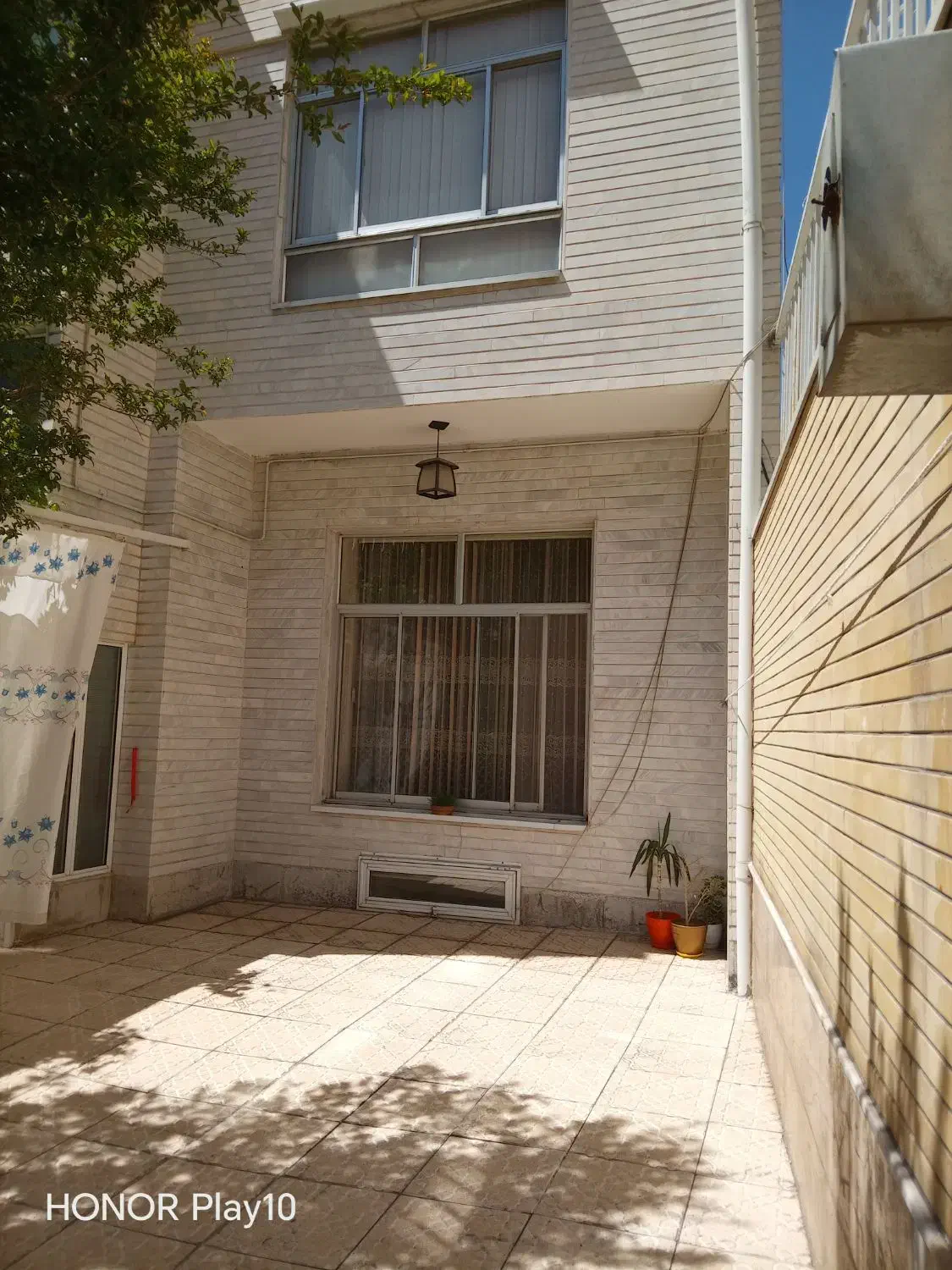 خانه دوطبقه بازیرزمین