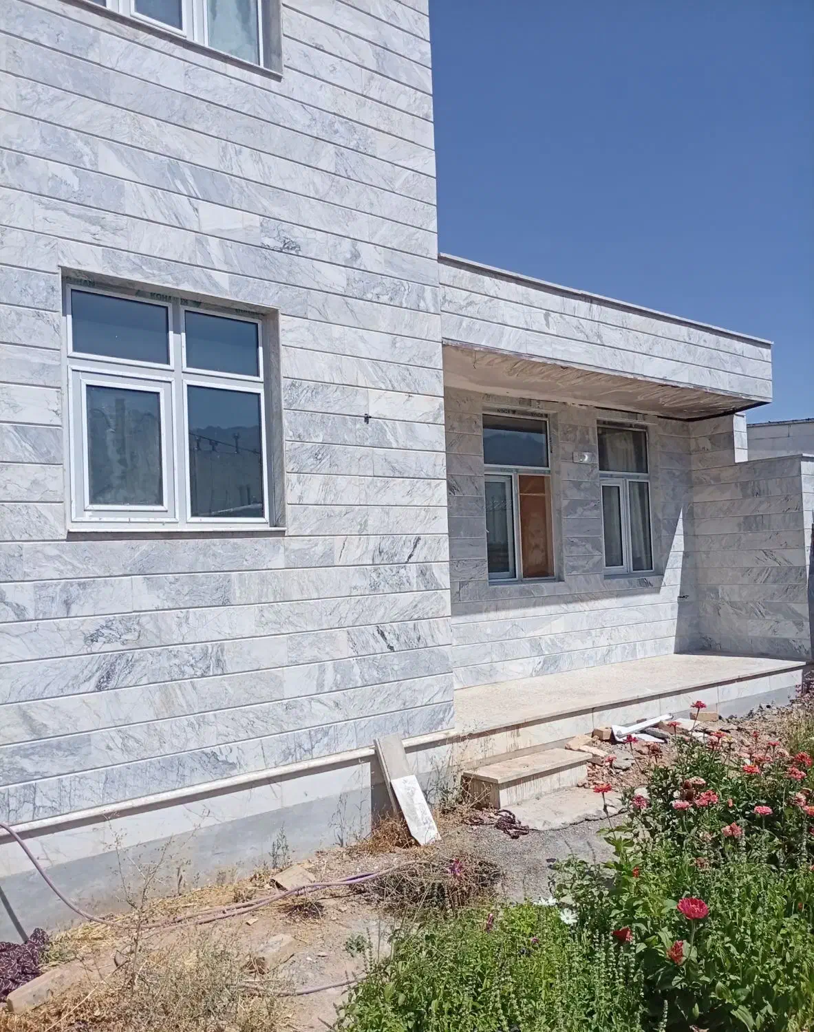منزل ویلایی ۲ خوابه پارکینگ دار