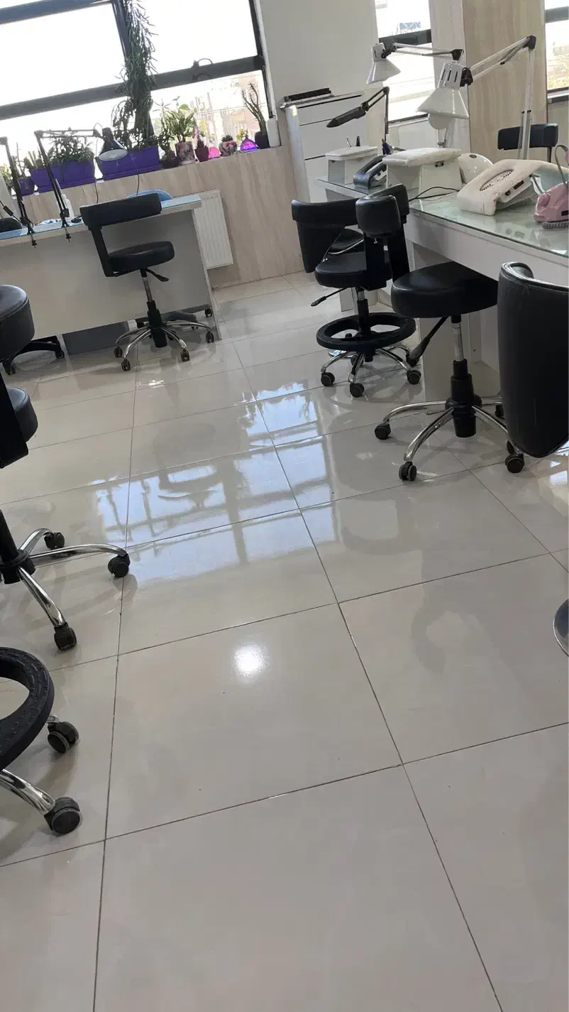 اجاره میز ناخن
