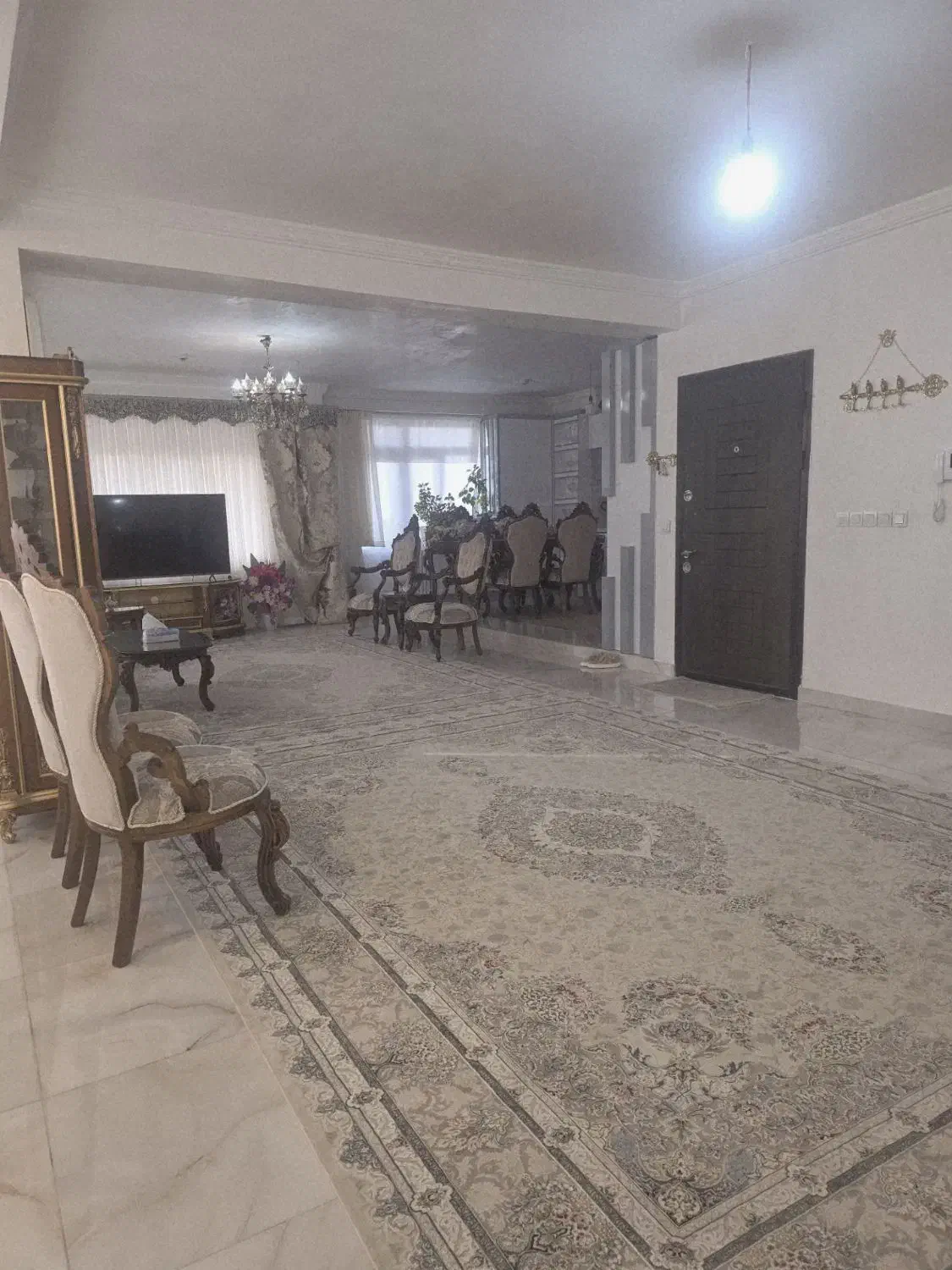 آپارتمان ۱۳۶ متری شهرک اندیشه