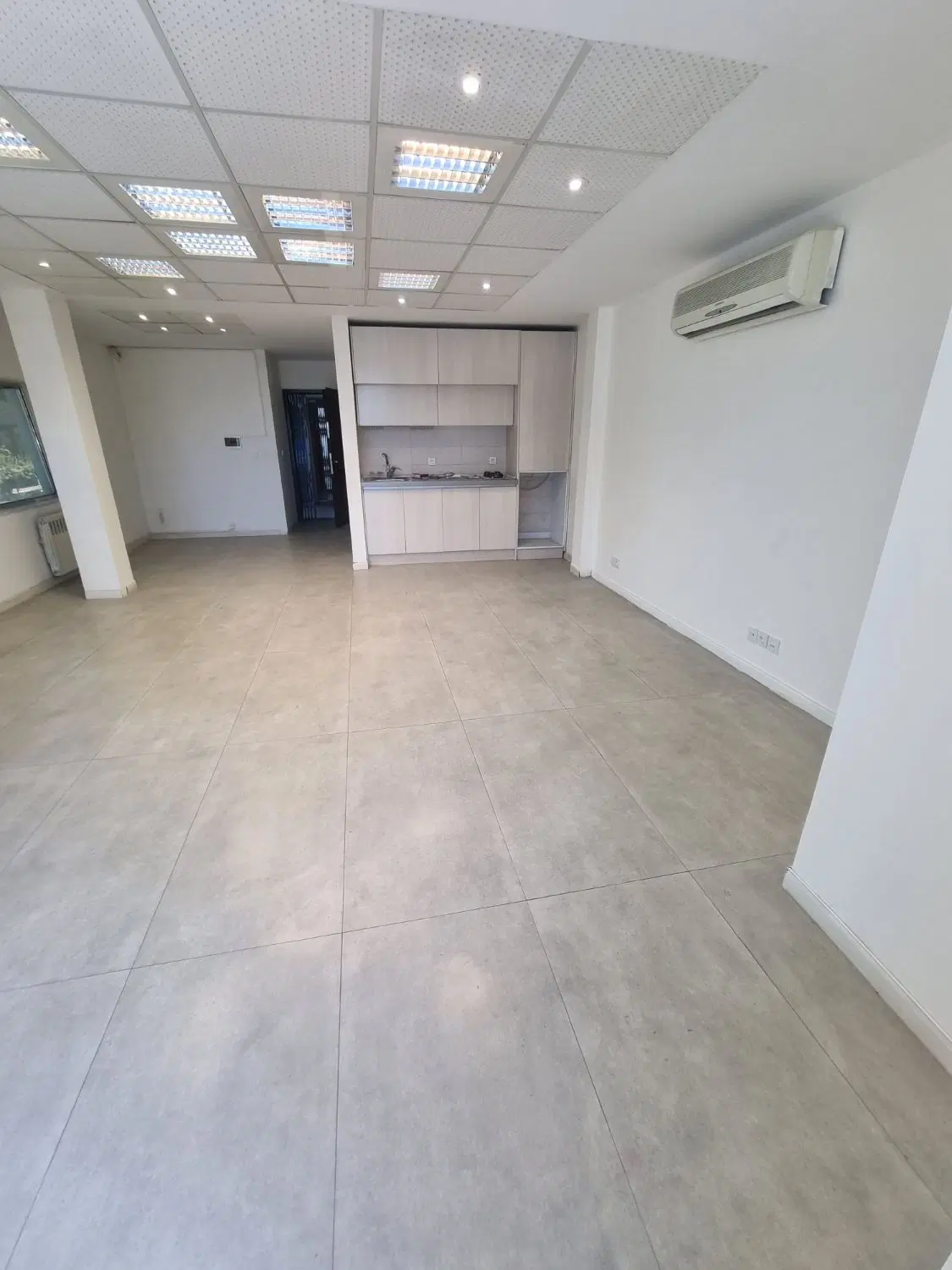 سعادت آباد بالای کاج ۶۰متر اداری