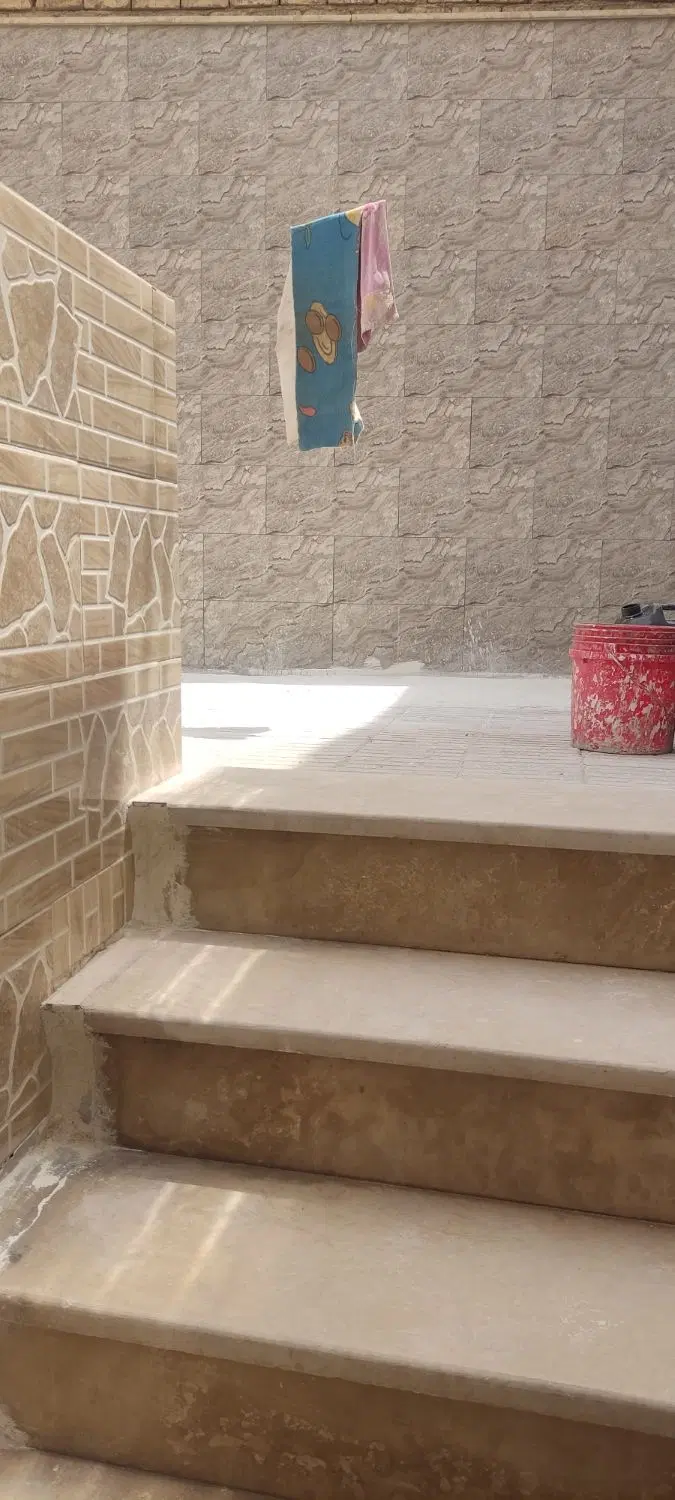 خانه اجاره ای راه جداوحیاط دارخیابان گلستان