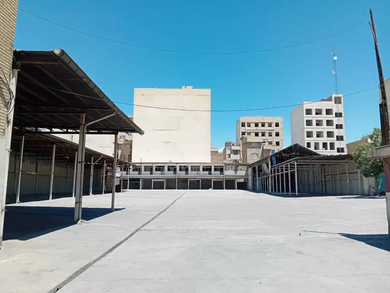 فروش ملک ۴۰۰۰ متری