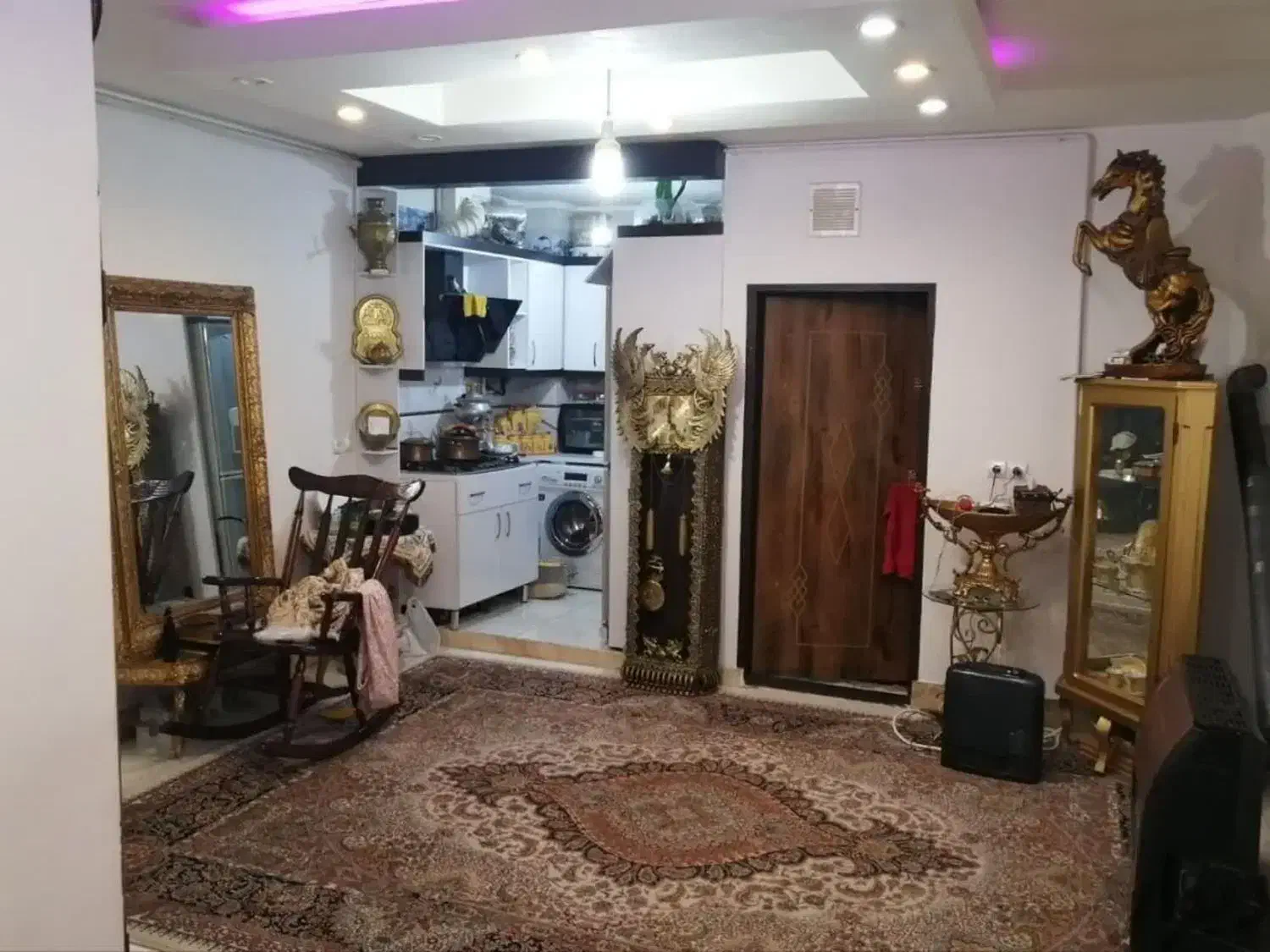اپارتمان تمیز خلوت