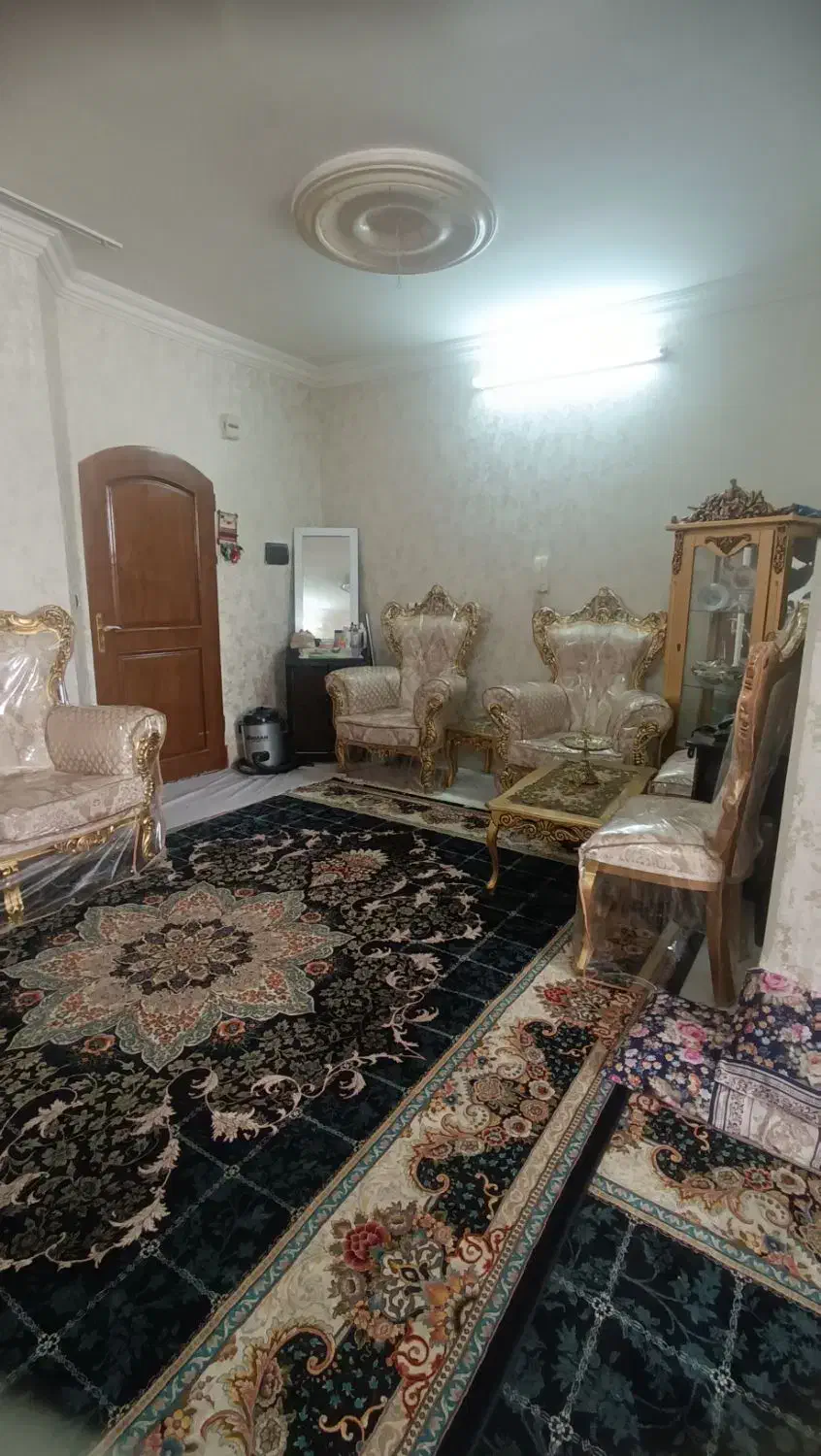 آپارتمان طبقه همکف