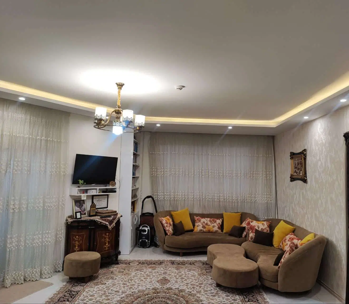 آپارتمان 93 متری  بازسازی شده  دوطرفه نورگیر