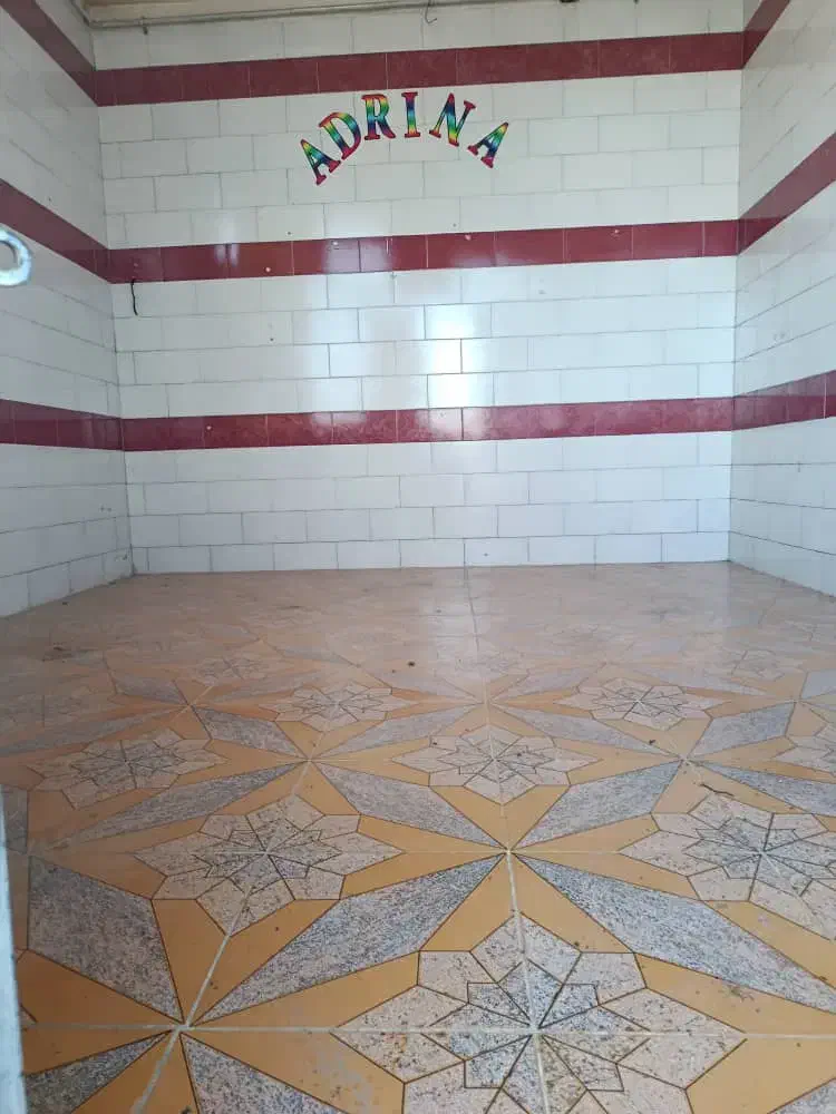 یک باب مغازه 30متری در شرف اباد