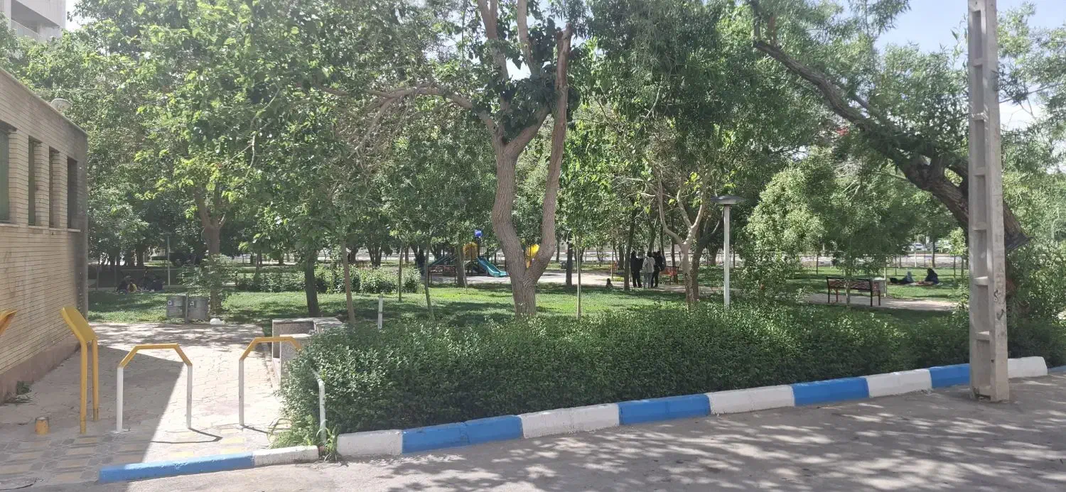 واحد ۱۱۰ متری فلکه ولایت درچه جنب شهرداری