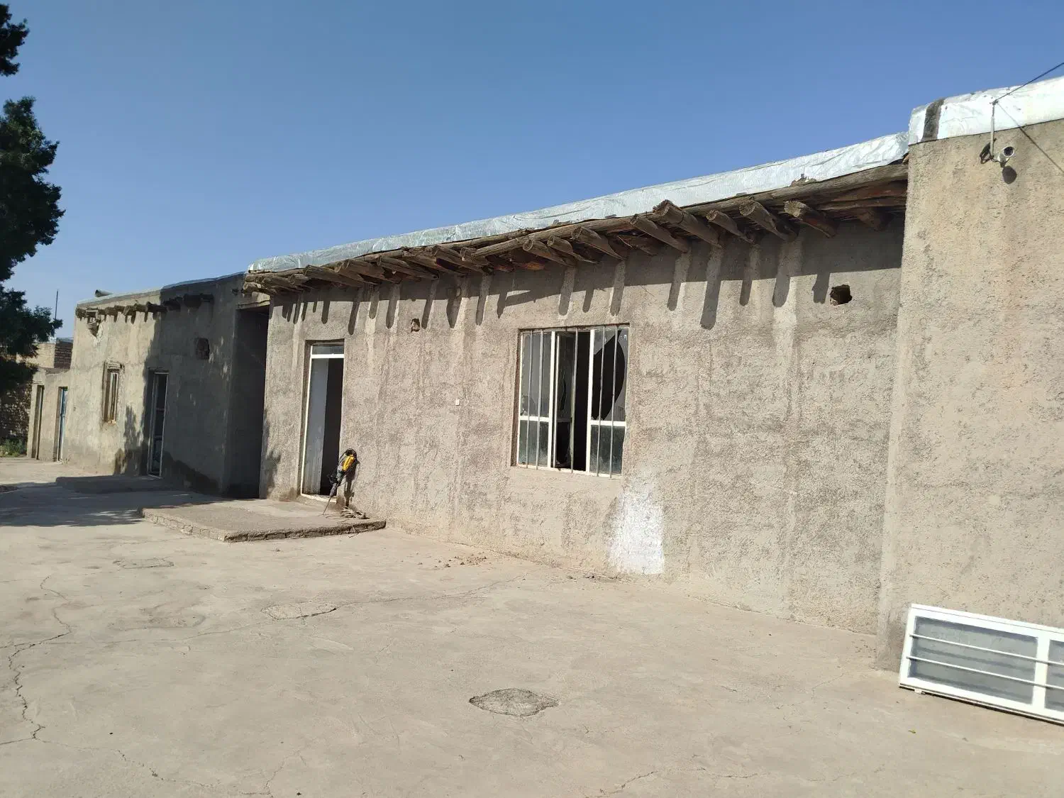 اجاره چهار دیواری