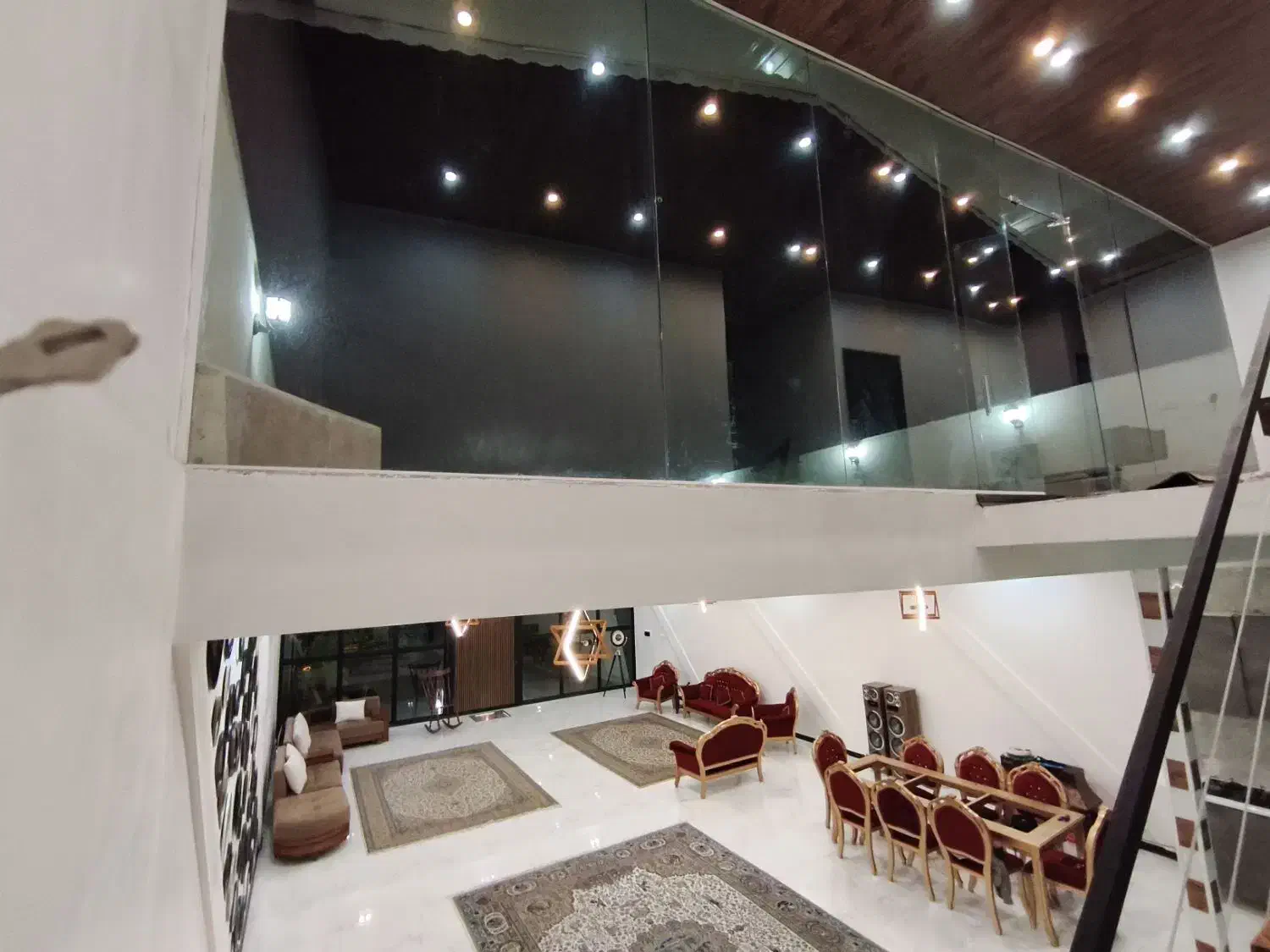 عمارت لوکس چهار خواب با ویوی روبه جنگل