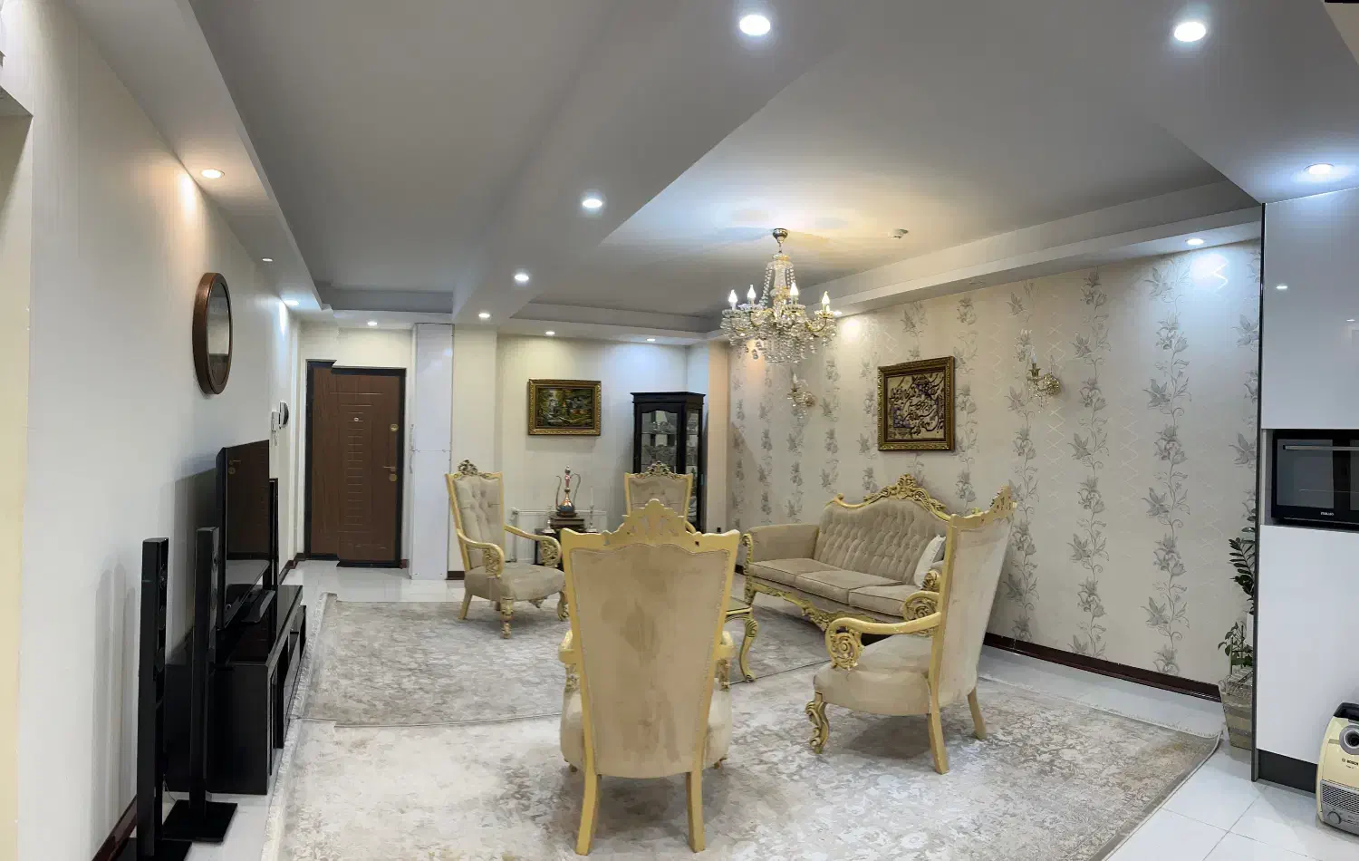 اپارتمان ۹۶ متری فول امکانات دو خواب