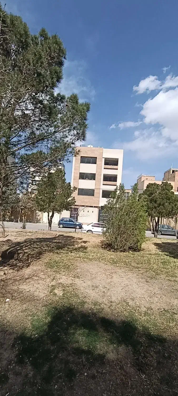 تهاتر و فروش یک واحد آپارتمان ۱۸۲ متری صفر