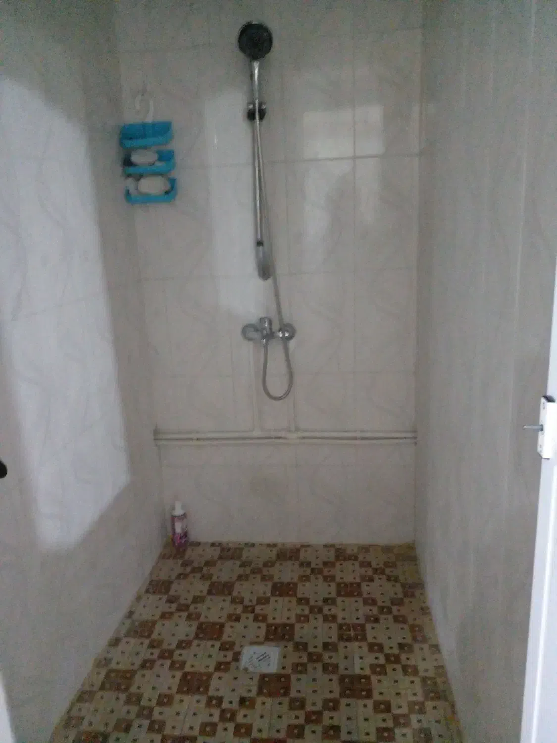 سلام خانه دوطبقه طبقه بالا اجاره داده میشه