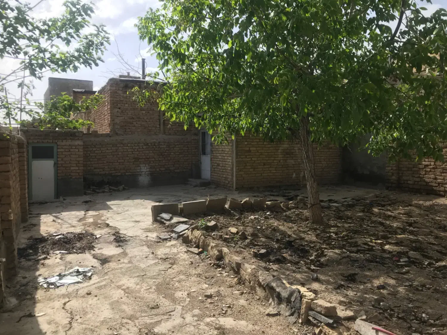 خانه ویلایی سنددار لوکیشن تاپ