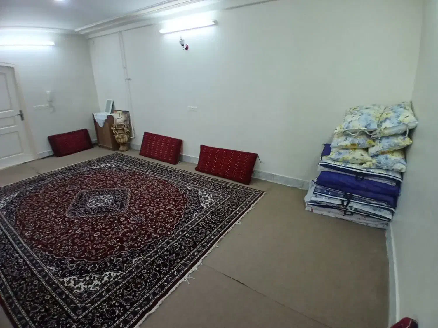 میدان‌معلم خ‌ایمان_۱۲۰متر_۲خواب_گلخانه‌ای_تمیز