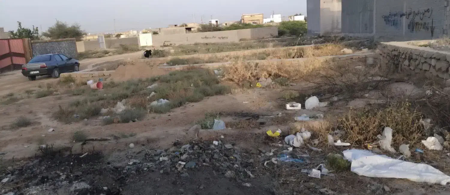 زمین پشت بند دره