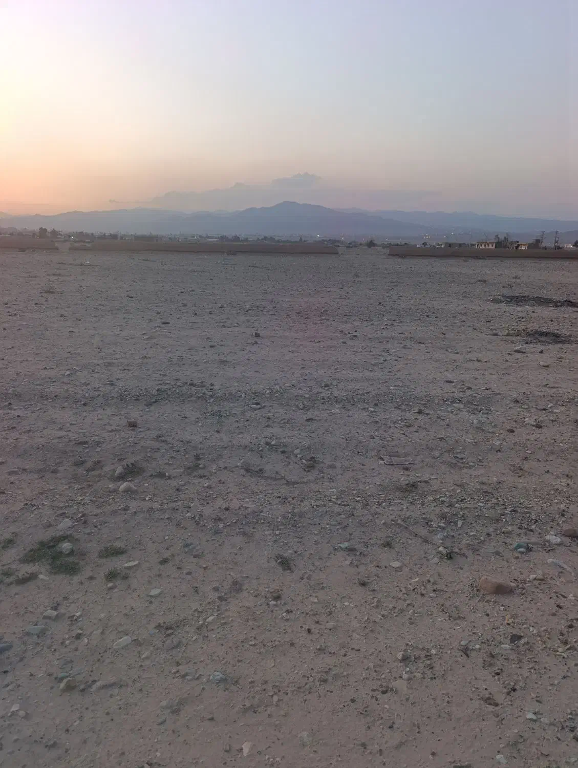 زمین شاه بیک