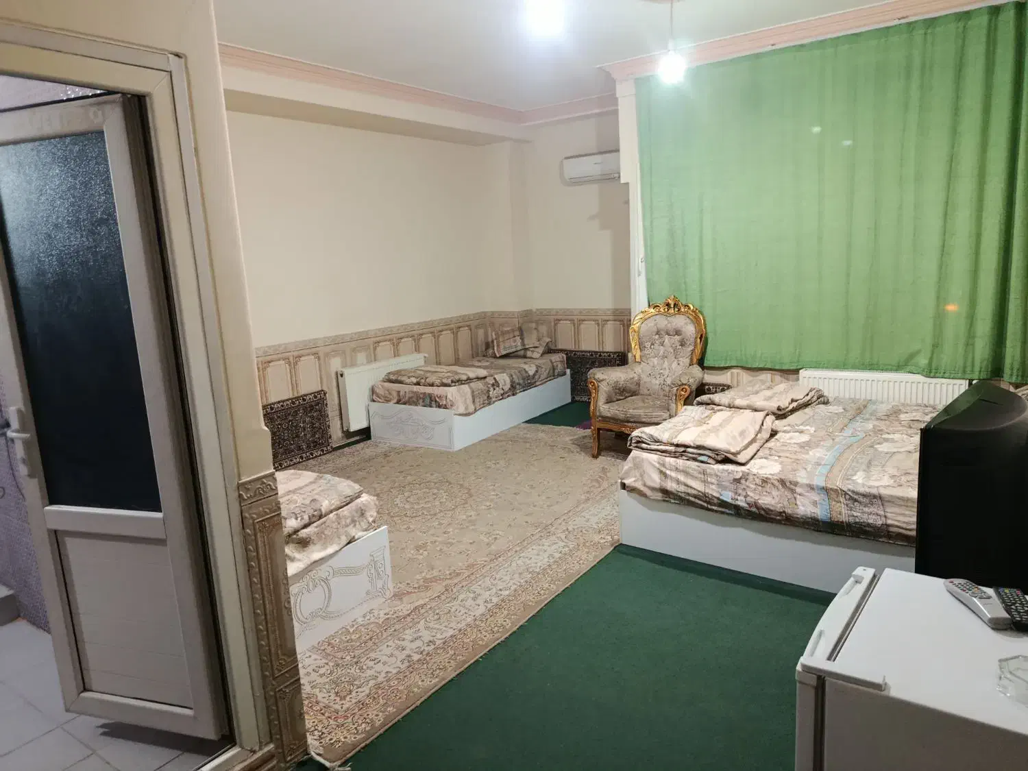 سوییت اجاره ای پارکینگ دار داخل شهر جوانرود