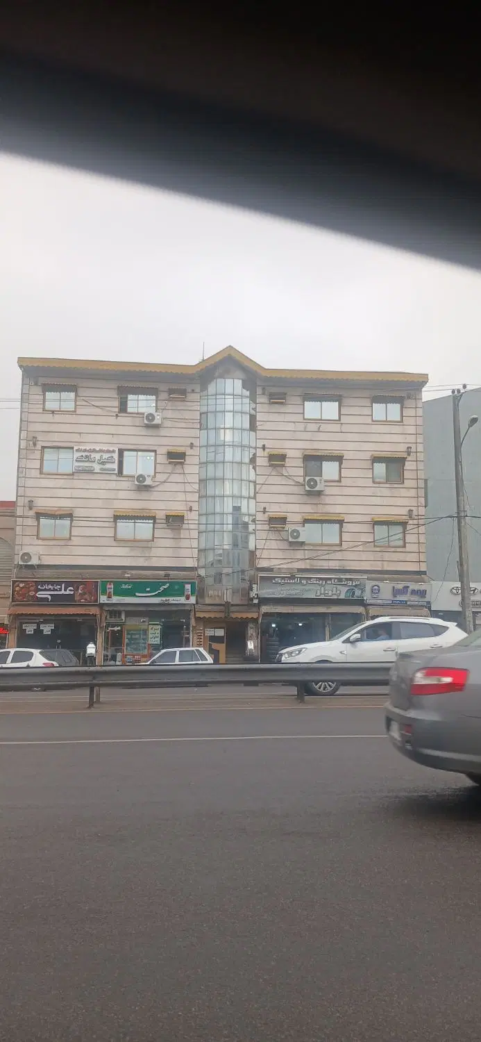اجاره واحد اداری بر اصلی یخسازی ۵۰ متری
