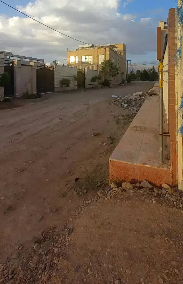 زمین دهکده باران هفت باغ