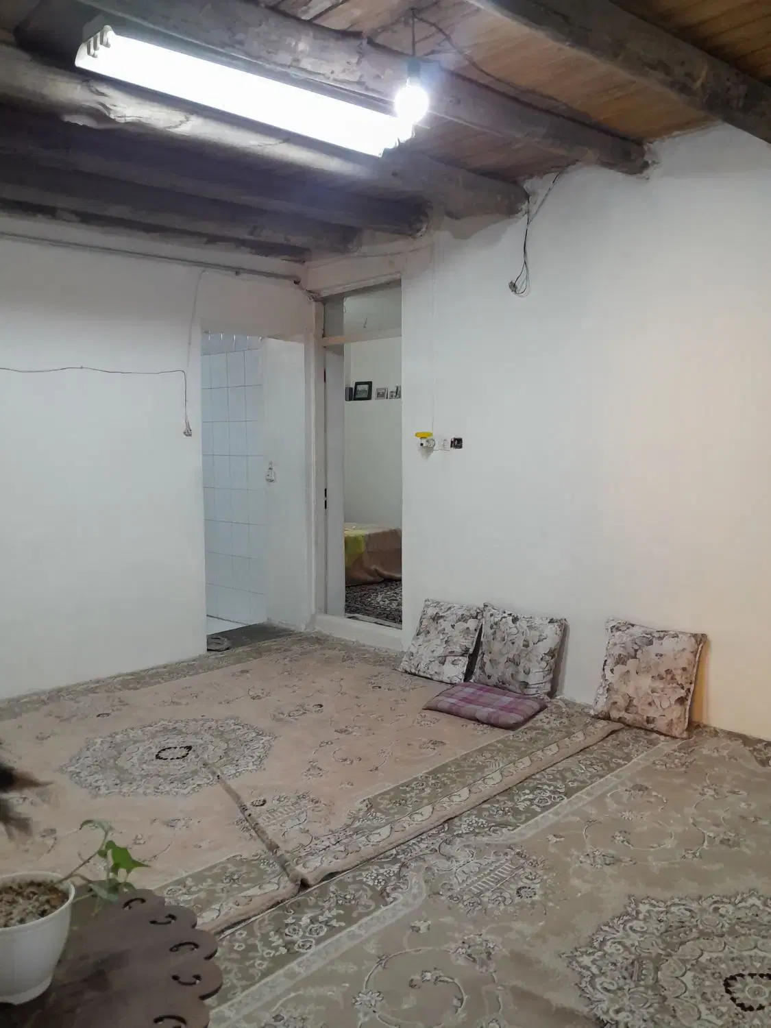 واحد تکخواب ۸۰متری حیاط دار