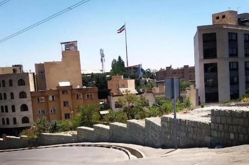داراباد ۱۶۵ متر زمین با سند،فروش یا تهاتر با خودرو