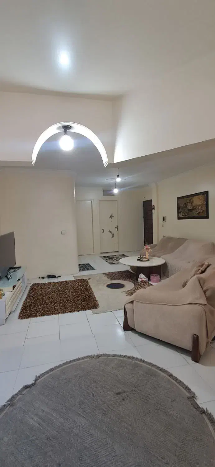 ۷۲متر۲خواب پارکینگ ( پلیس، روبروی باغ موزه قصر))