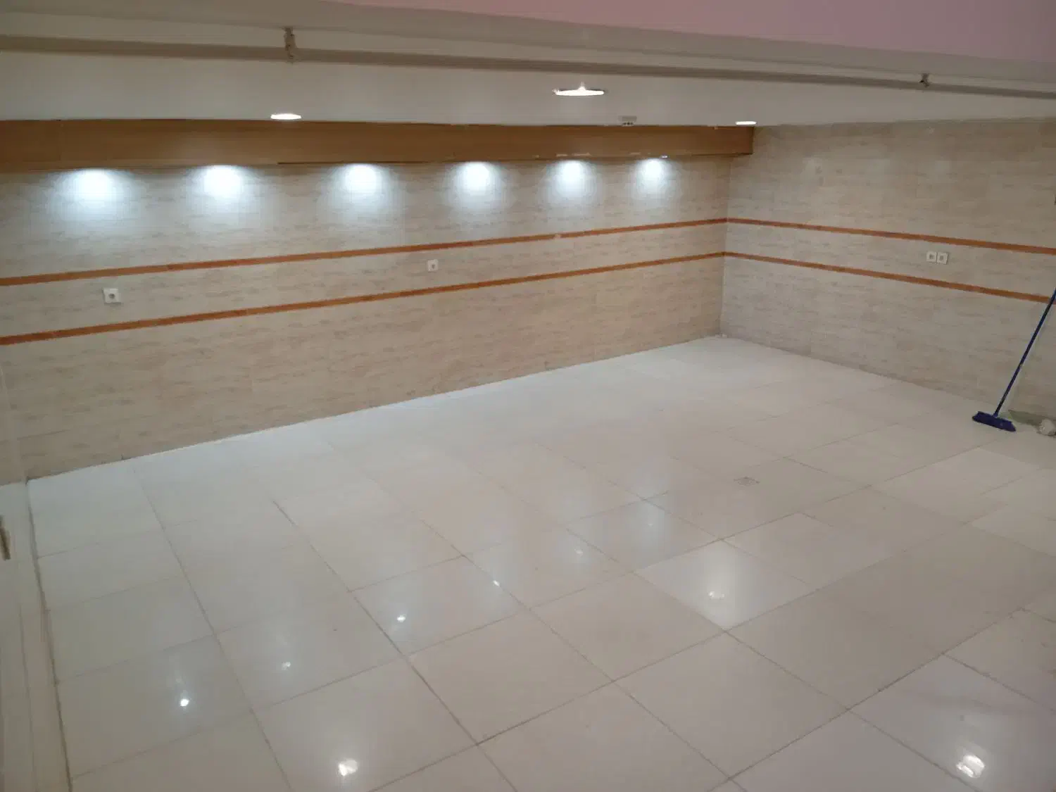 رهن و اجاره ۶۰ متر اداری