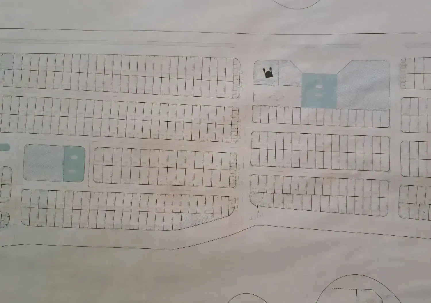 زمین جنوبی اکباتان ۱۷۵ متر