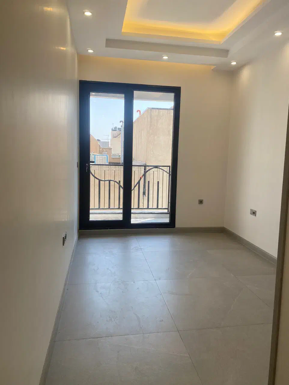 ۱۴۵متر نوساز دوپارکینگ شمال فردوس شرق