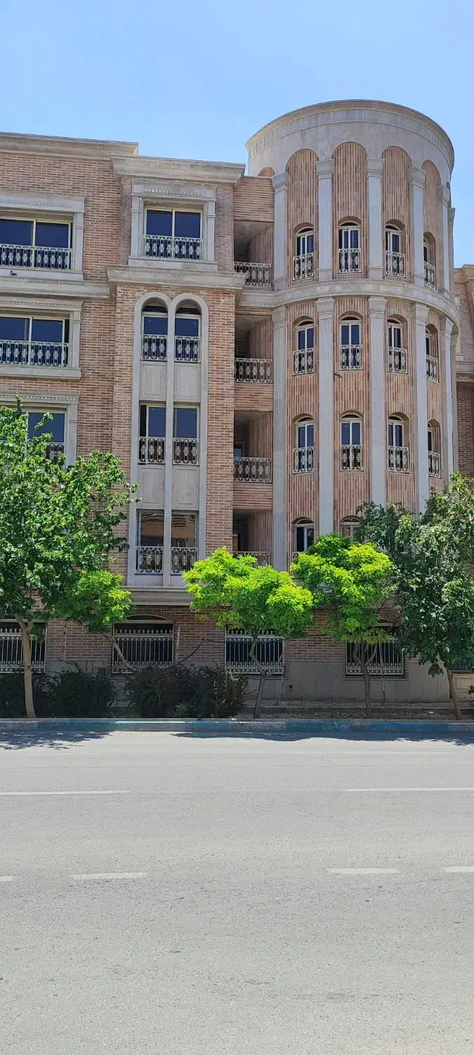 ۱۱۵ متر دو خواب -جمالزاده شمالی (فاطمی )کوچه عباسی