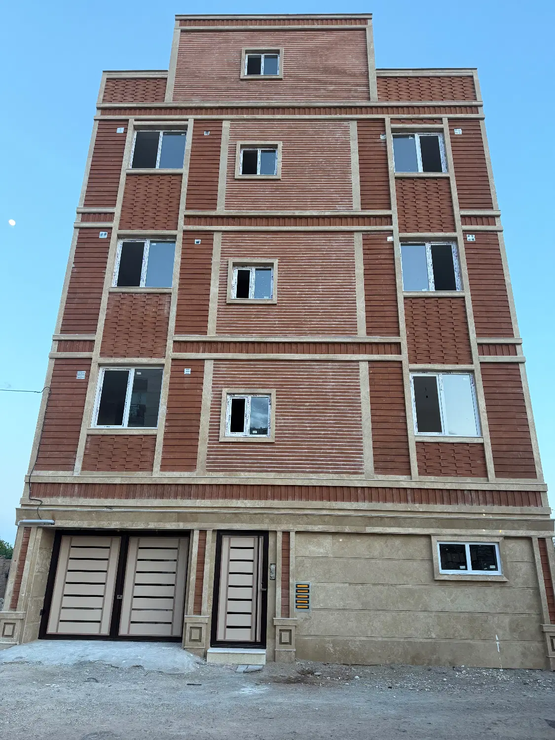 فروش واحد خشک ۸۲ متره و ۱۶۰ متره حکیم الهی