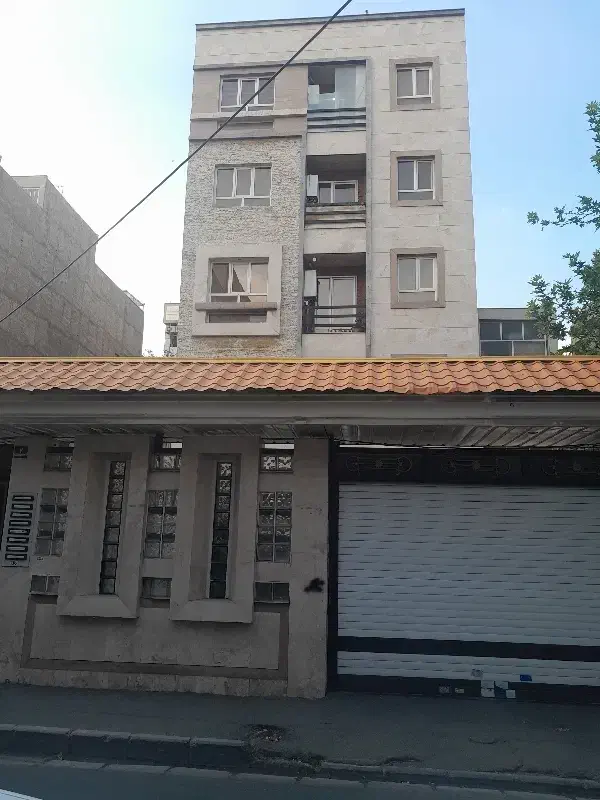 یک واحد آپارتمان ۶۱ متری در میدان ۱۲