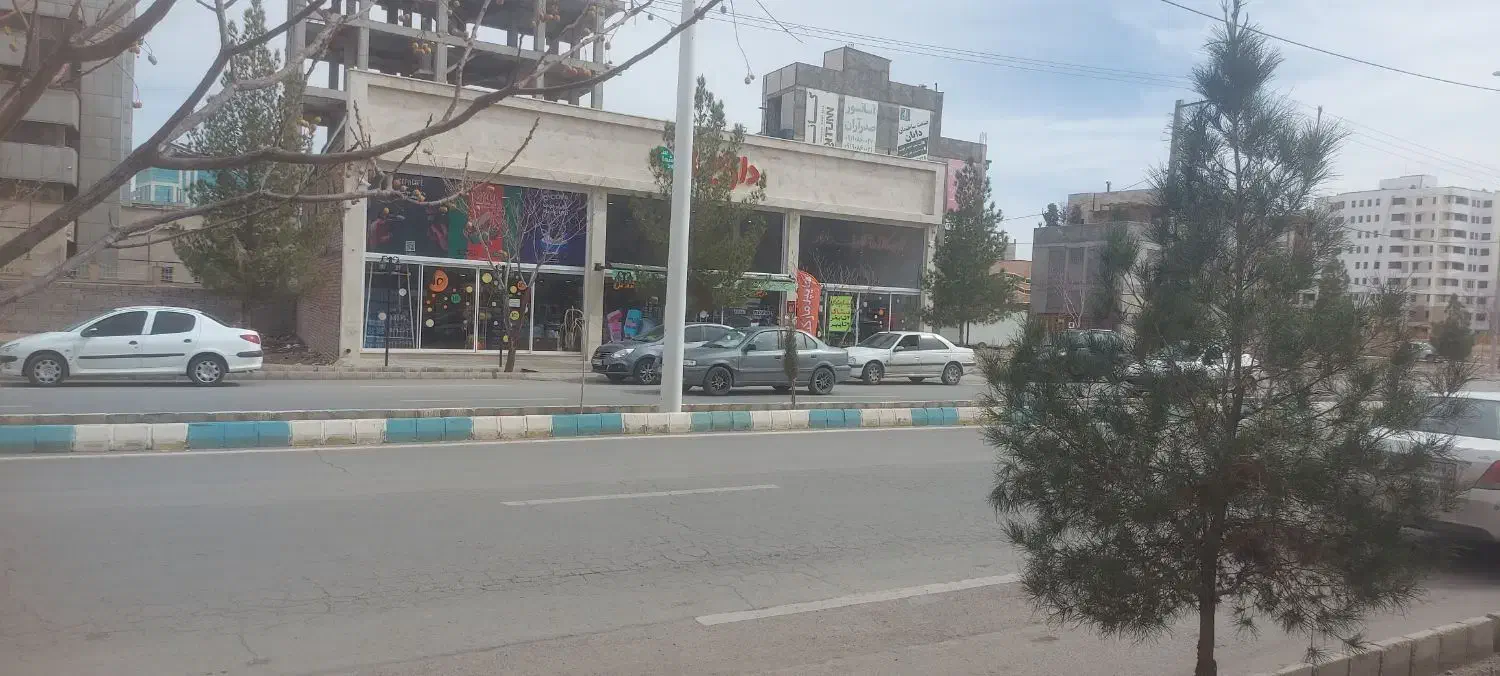 ملک تجاری بهترین منطقه در قلب شهر