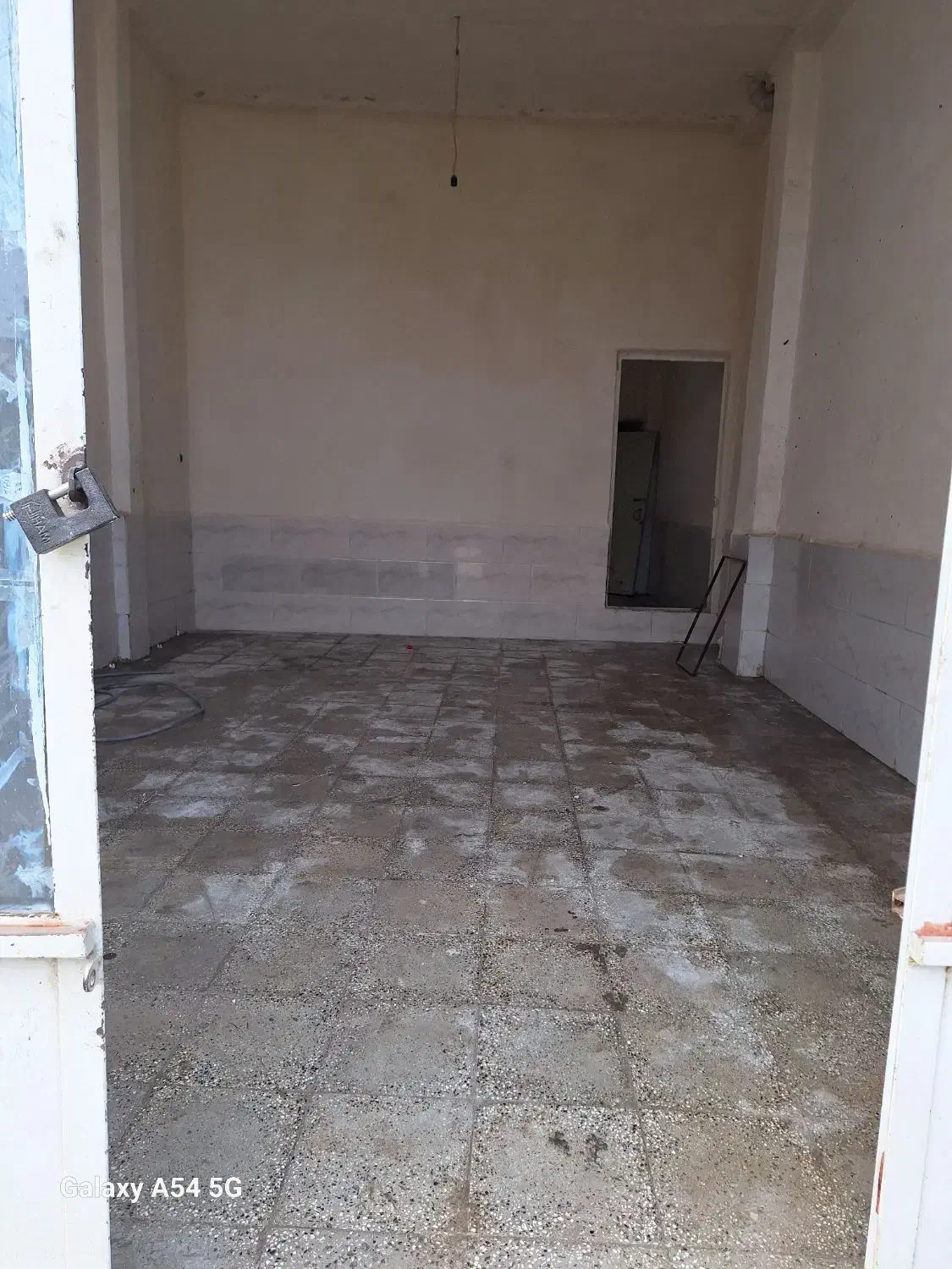 مغازه تجاری خ رضوان 20 (خ پاسگاه(