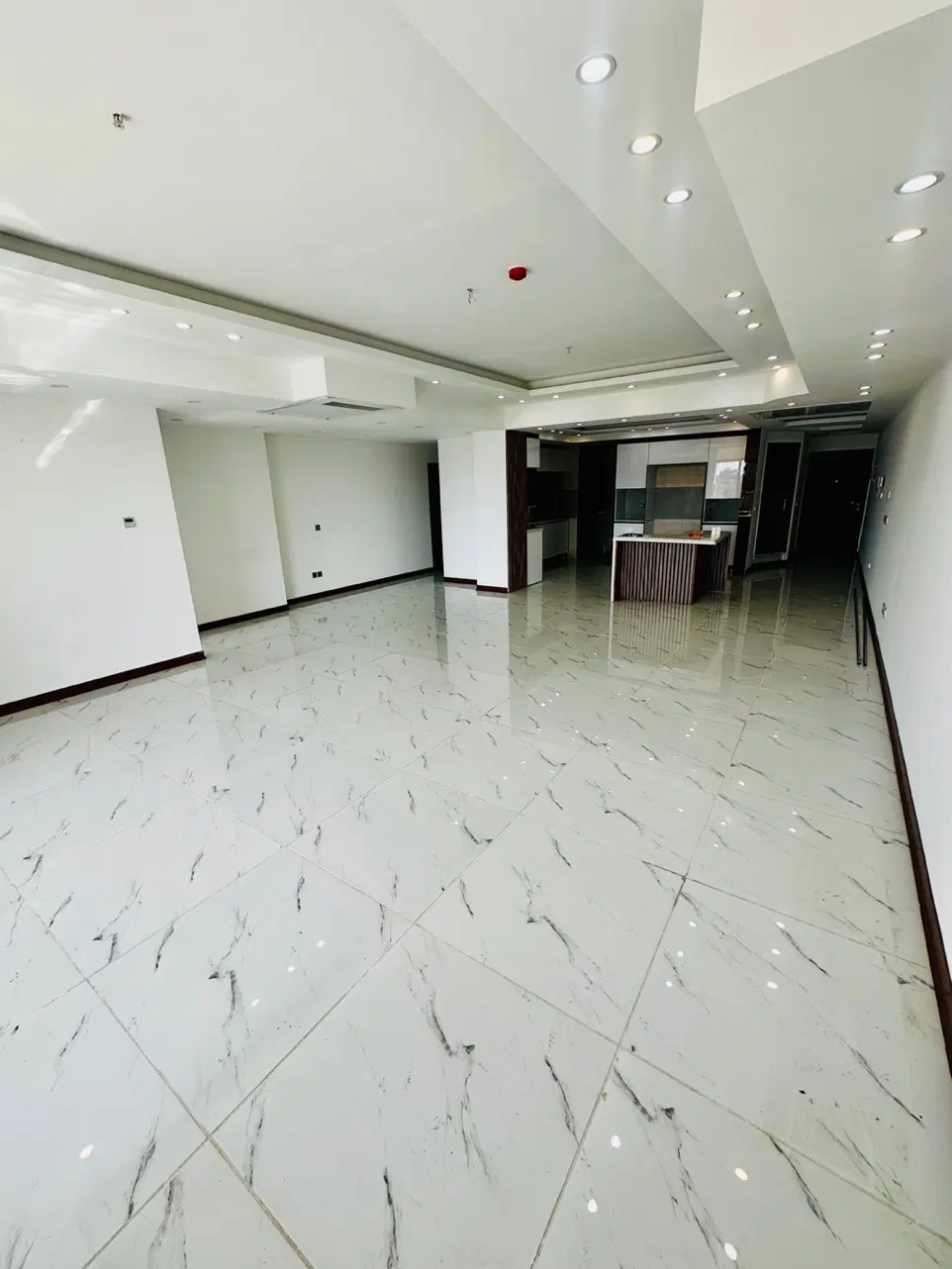 آپارتمان بلوار جمهوری ۱۷۵ متری قابل معاوضه