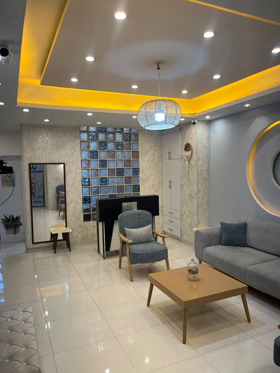 اجاره اتاق مستقل به لیزر کار و فشیال کار