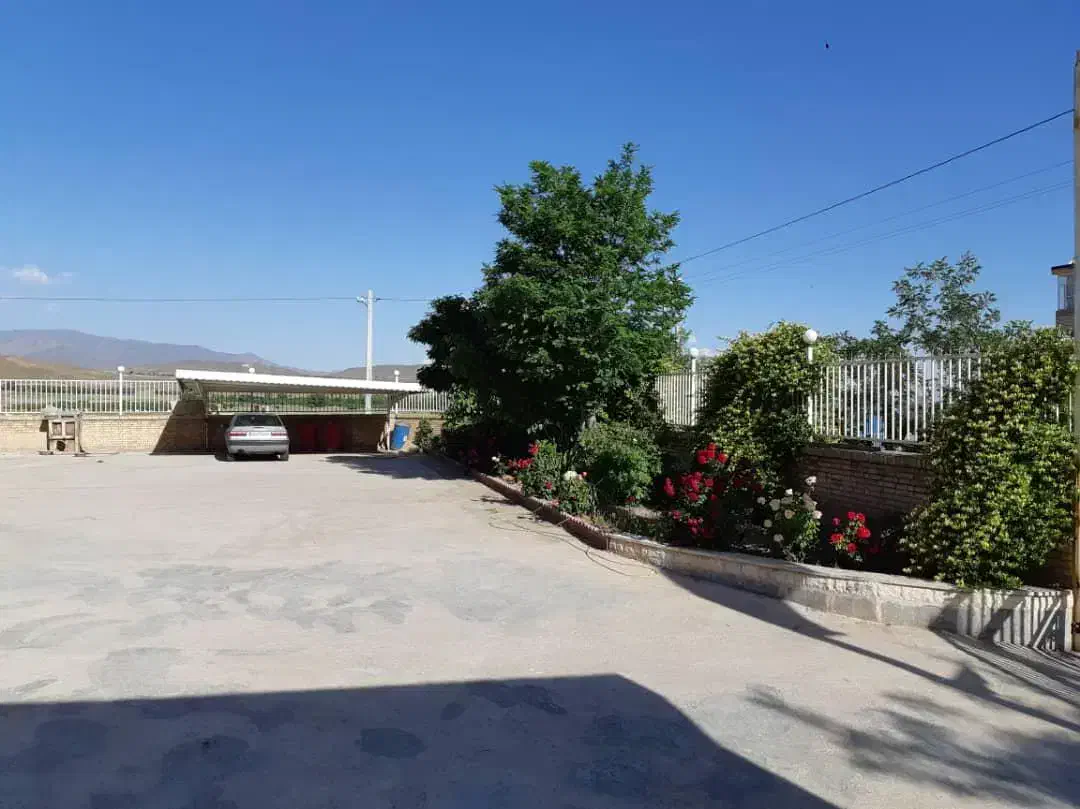 زمین بوژان