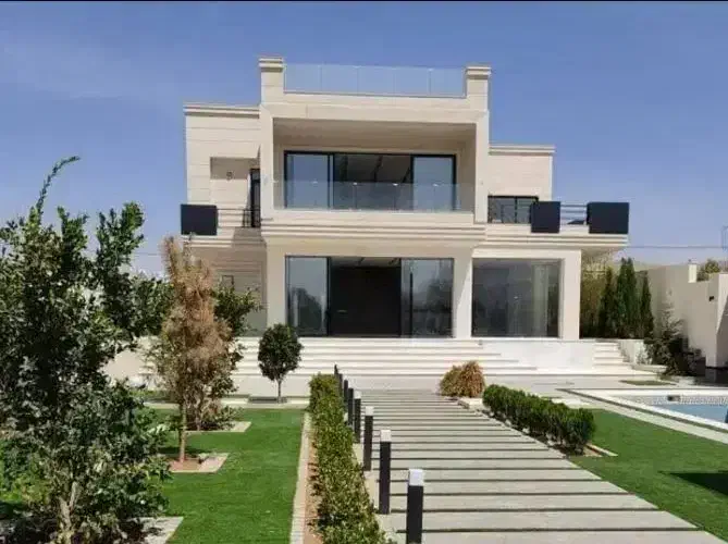 فروش ویلایی 305 در مقر مناسب ساخت