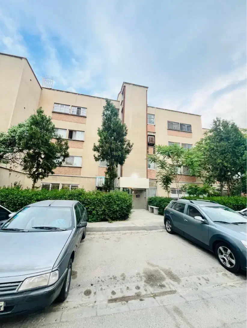 ۱۱۴ متری شهرک فرهنگیان غرب