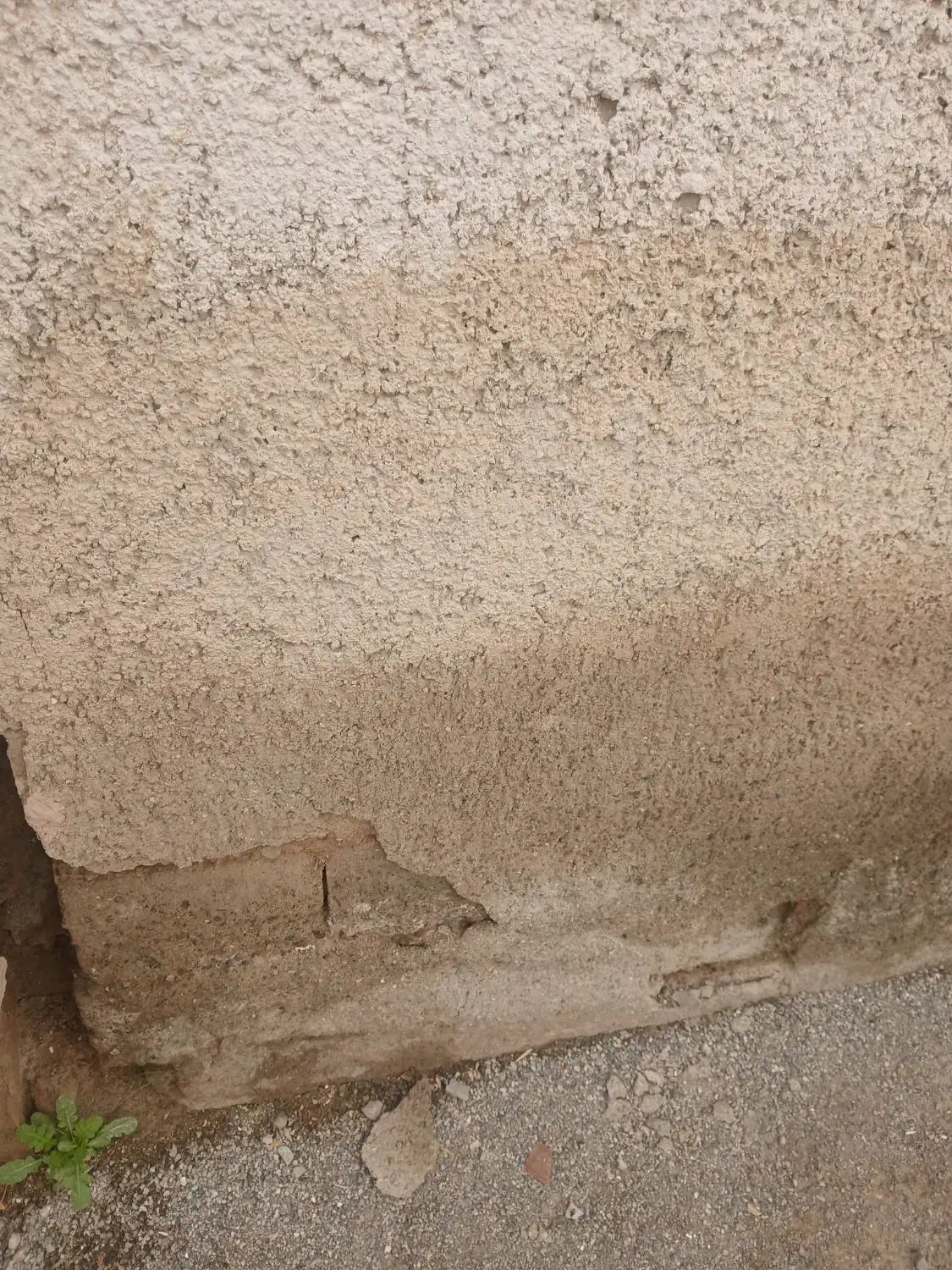 *فروش ساختمان کلنگی ۸۲۰ متری  سنددار روستای بختیار