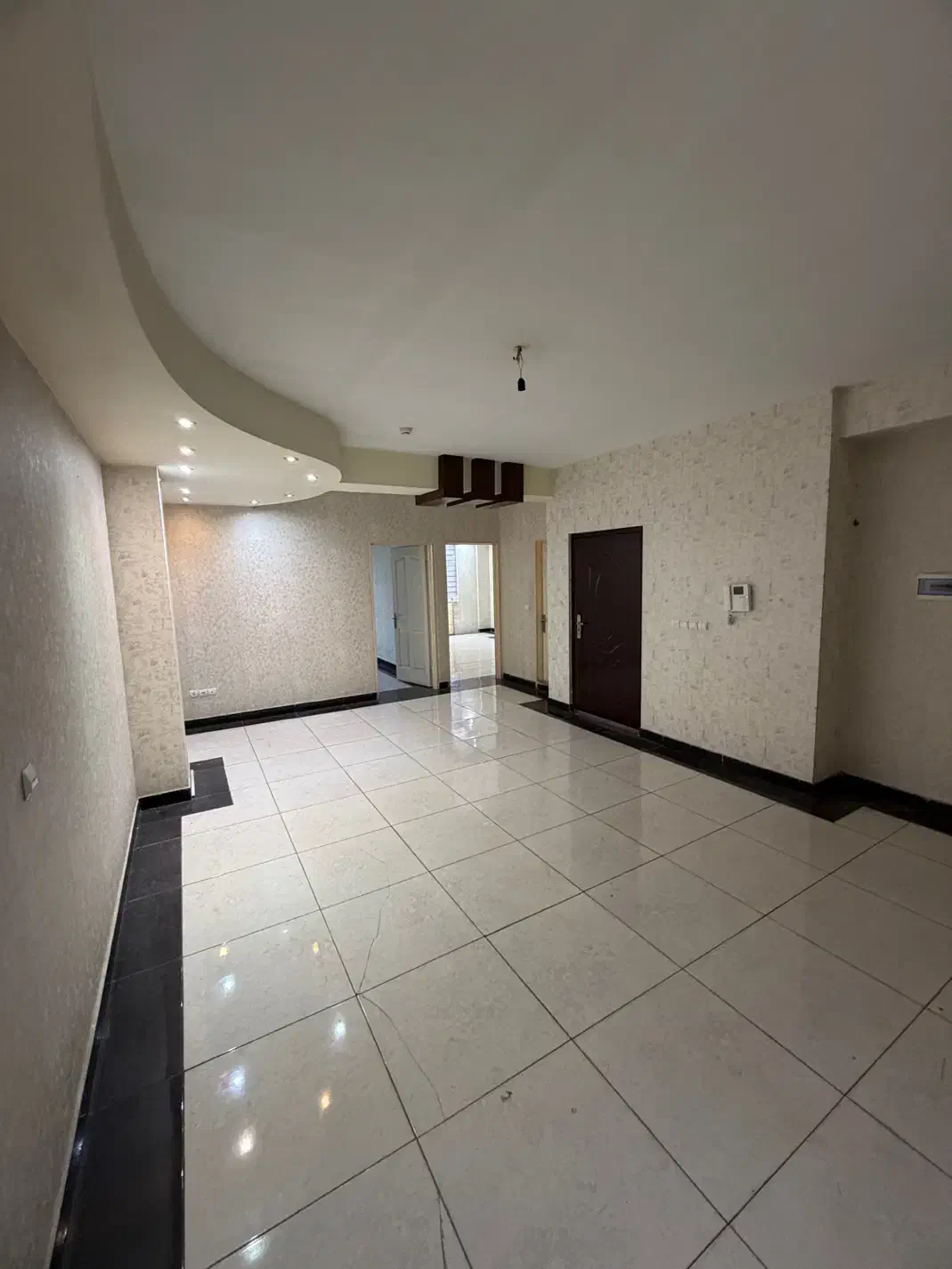 پاستور جدید بر خیابان تاپ لوکیشن