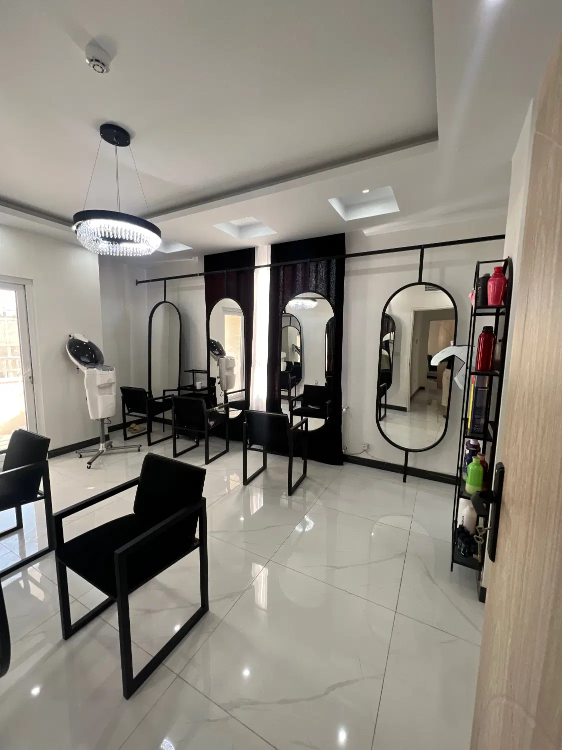 اجاره میز‌ ناخن تخت صندلی رنگ کراتین رایگان