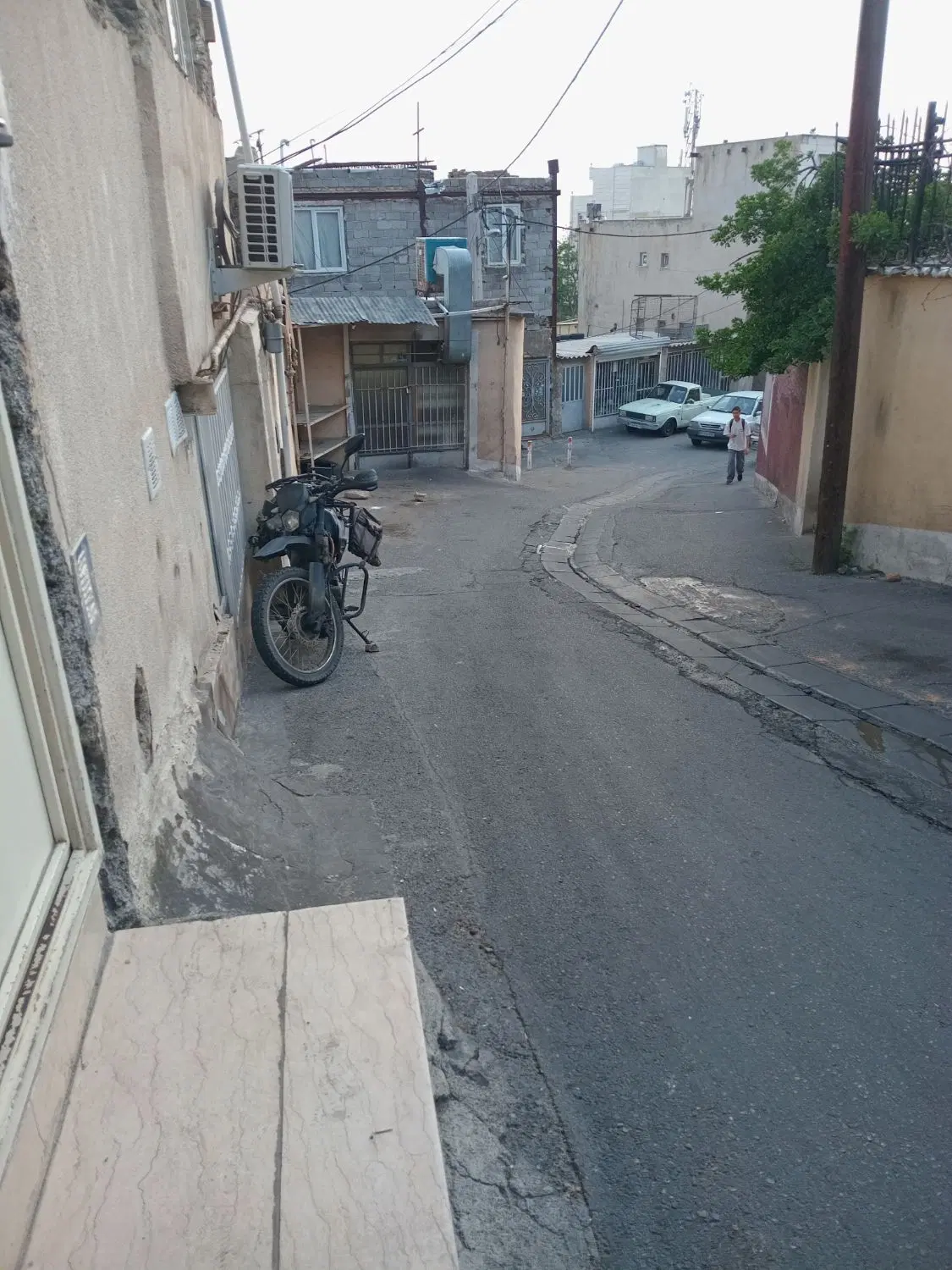 مغازه  حدودا  20 متری