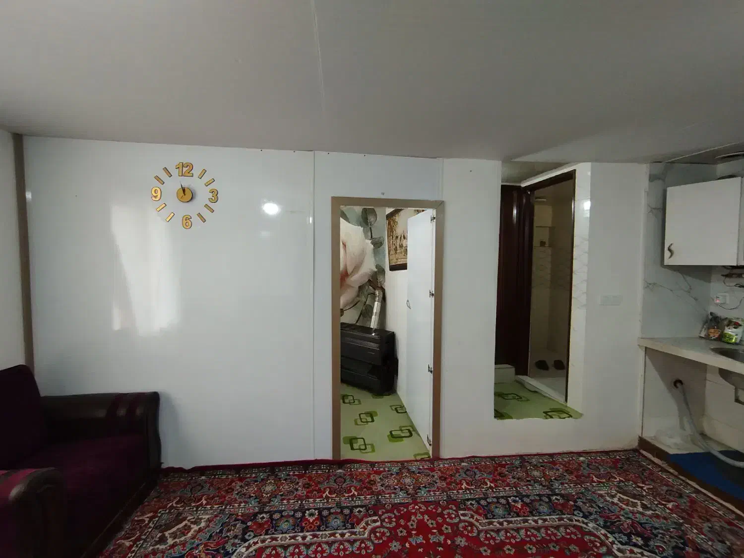 سوئیت زیبا سرویس داخل به همراه پارکینگ در مرکز شهر
