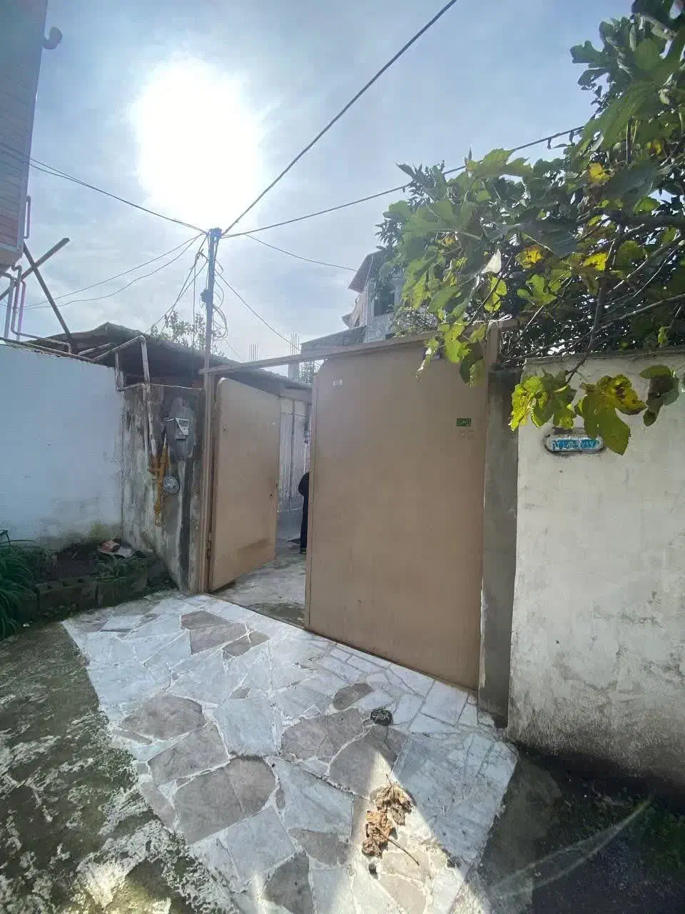 ۱۹۰ متر زمین با بر ۱۰ متر دو بر عبور مشارکت درساخت
