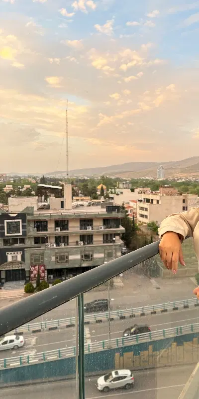 میز ناخن وصندلی و تخت در ستارخان